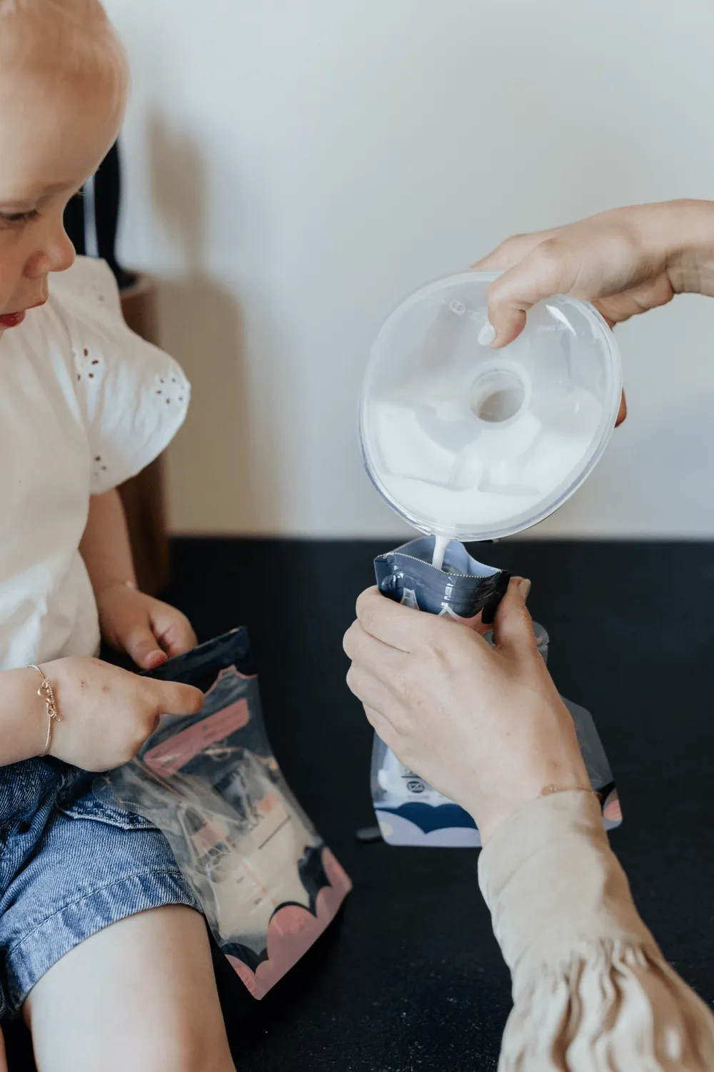 MAMMIE Moedermelk Bewaarzakjes met Schenktuit 300 ml 100 stuks BPA-vrij